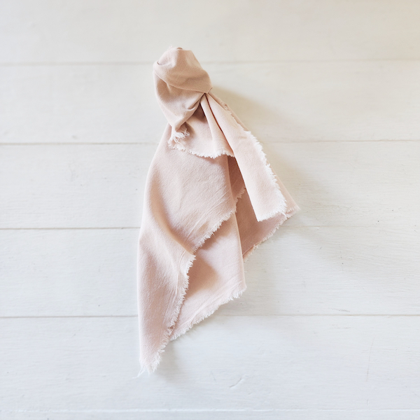Dipinto Frayed Napkin - Peach Blush - <p style='text-align: center;'><strong>HOT NEW ITEM<strong></p>
<p style='text-align: center;'>R 8.90</p>